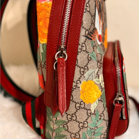 Authentic Gucci bagpack - Picture 5 of 10